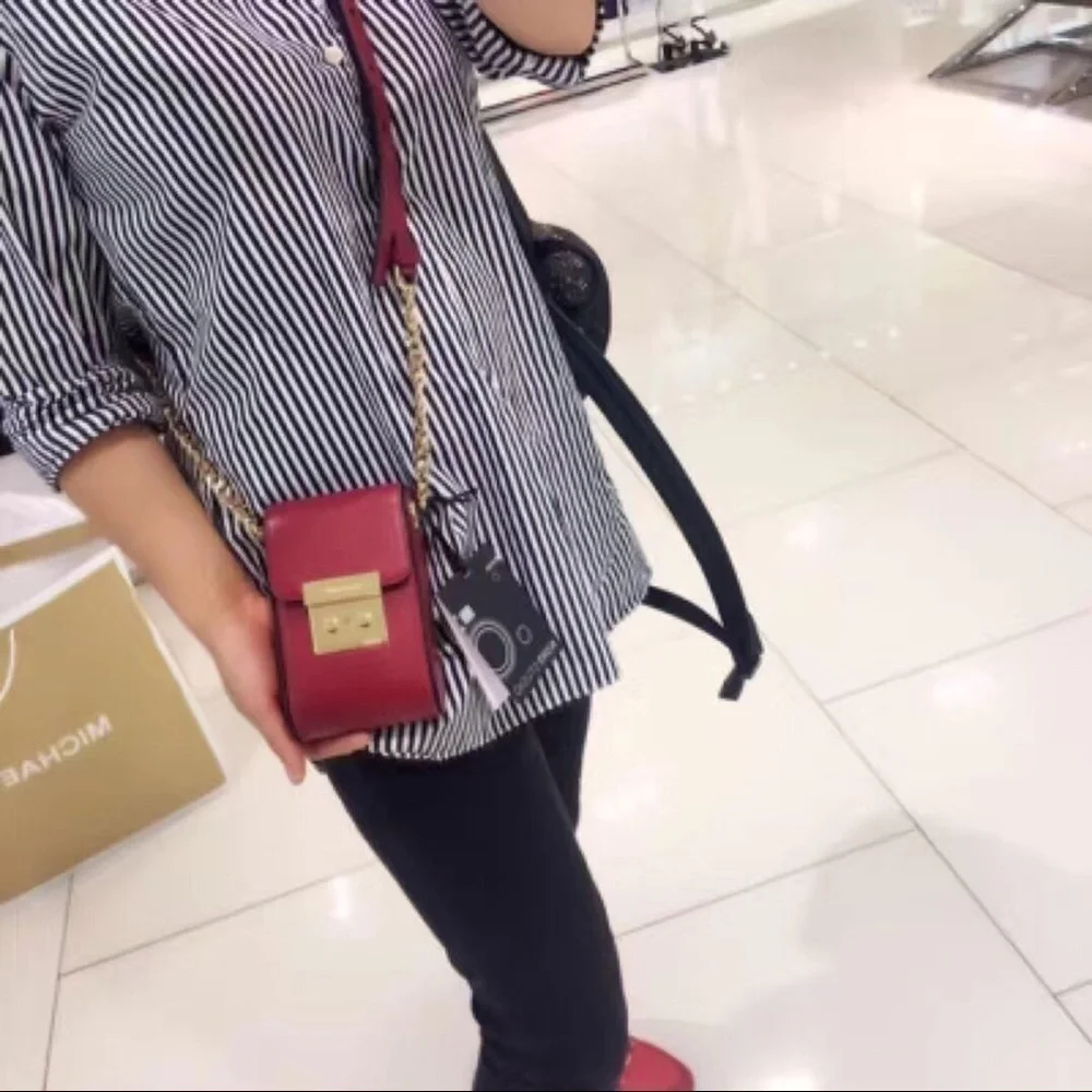 🔥 ON SALE 🔥 Michael Kors Camera Cross Body - Picture 8 of 8